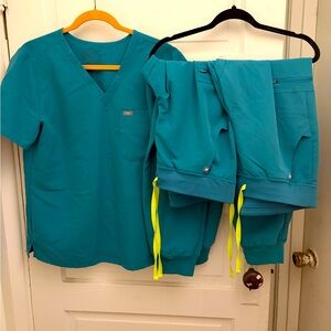 SET 3 Figs Scrubs Catarina top and 2 Zamora joggers